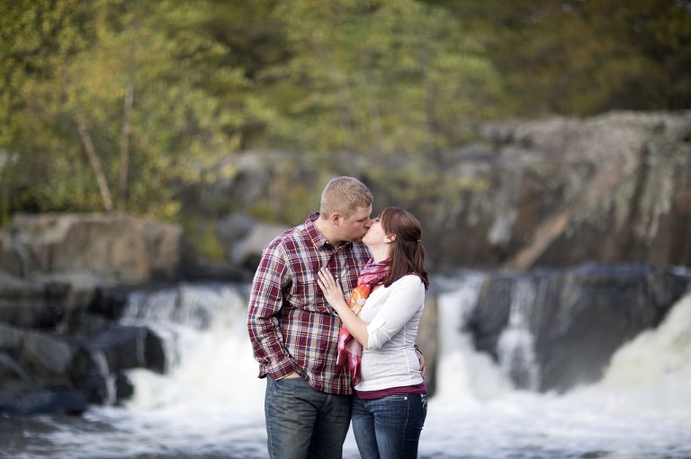Leah + Brent :: Eau Claire, Wisconsin Engagement Photography