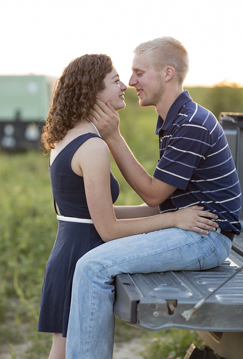 Nici + Jeremy :: Loyal, Wisconsin Engagement Photography