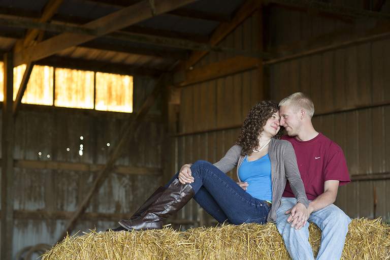 Nici + Jeremy :: Loyal, Wisconsin Engagement Photography