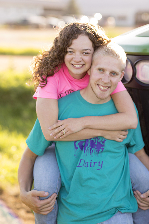 Nici + Jeremy :: Loyal, Wisconsin Engagement Photography