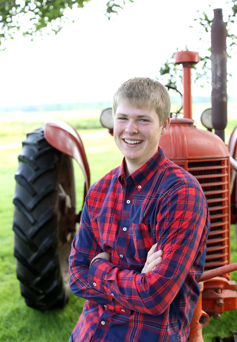 Athens-Wisconsin-Senior-Portraits-10