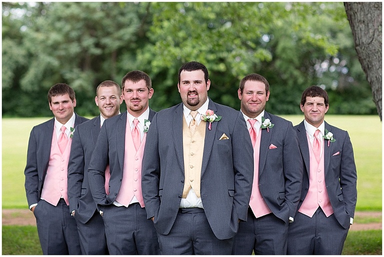 Courtney + Ryan :: Marshfield, Wisconsin Wedding Photography